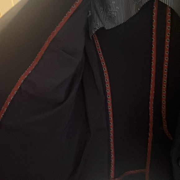 RW & CO SIZE S NAVY BLAZER FRESHLY DRY CLEANED - Picture 3 of 5